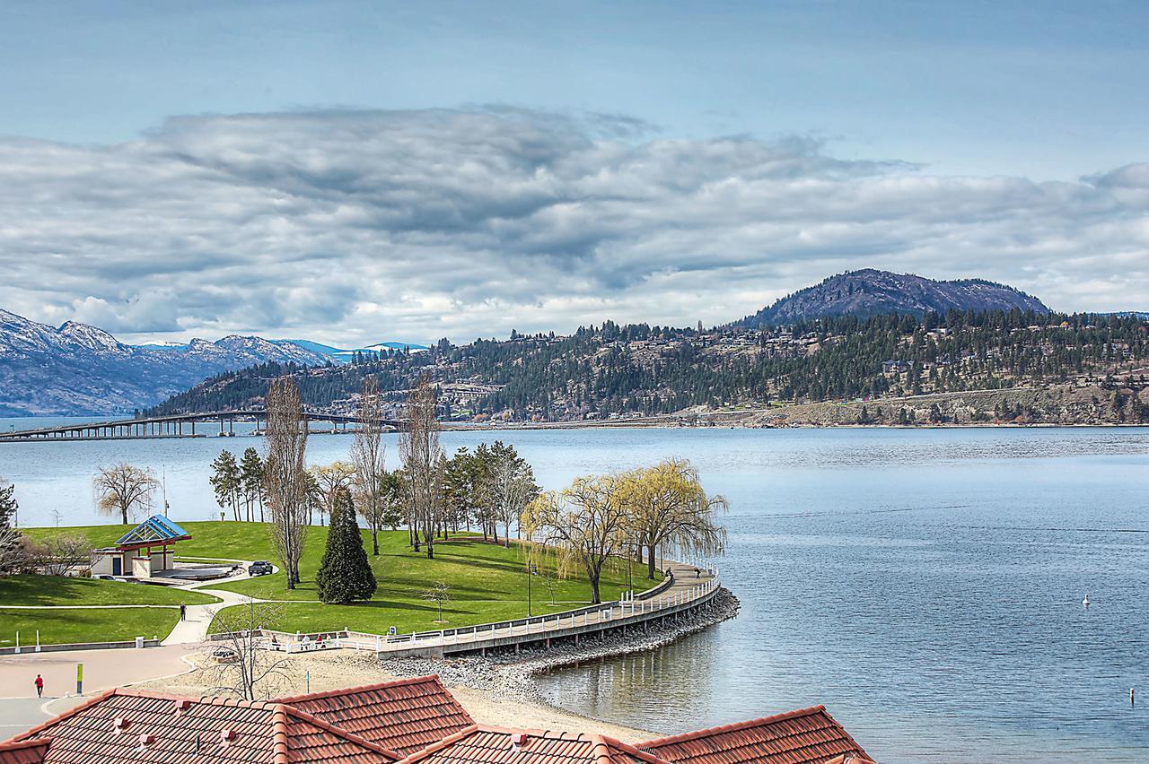Sunset Waterfront Resort By Kelownacondorentals ภายนอก รูปภาพ