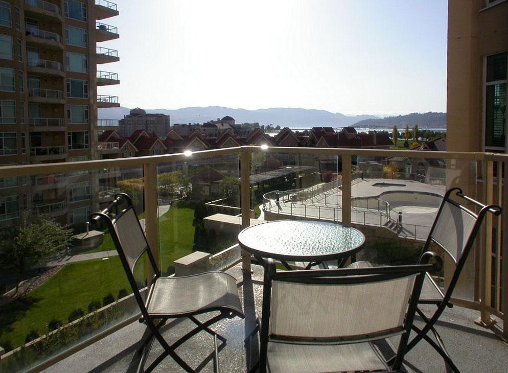 Sunset Waterfront Resort By Kelownacondorentals ภายนอก รูปภาพ