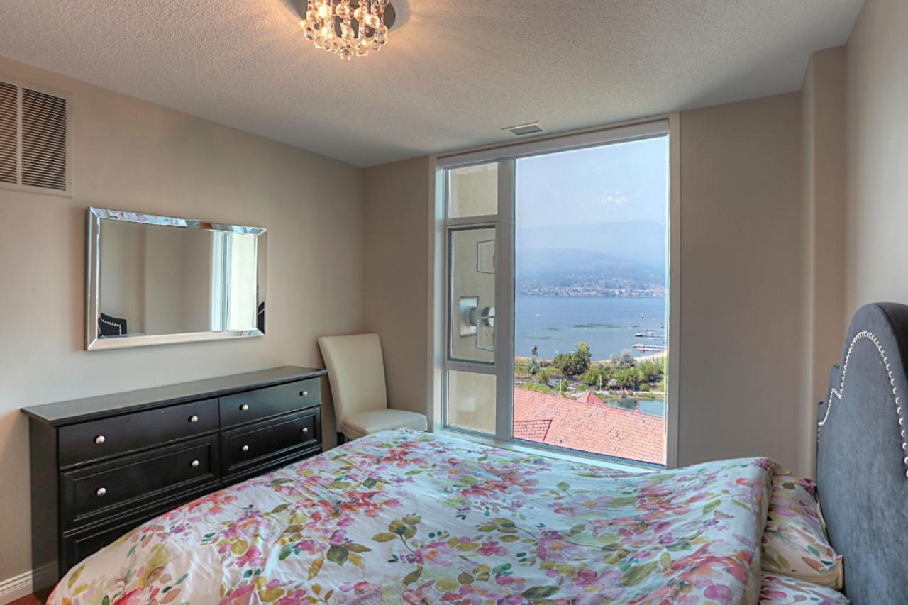 Sunset Waterfront Resort By Kelownacondorentals ภายนอก รูปภาพ